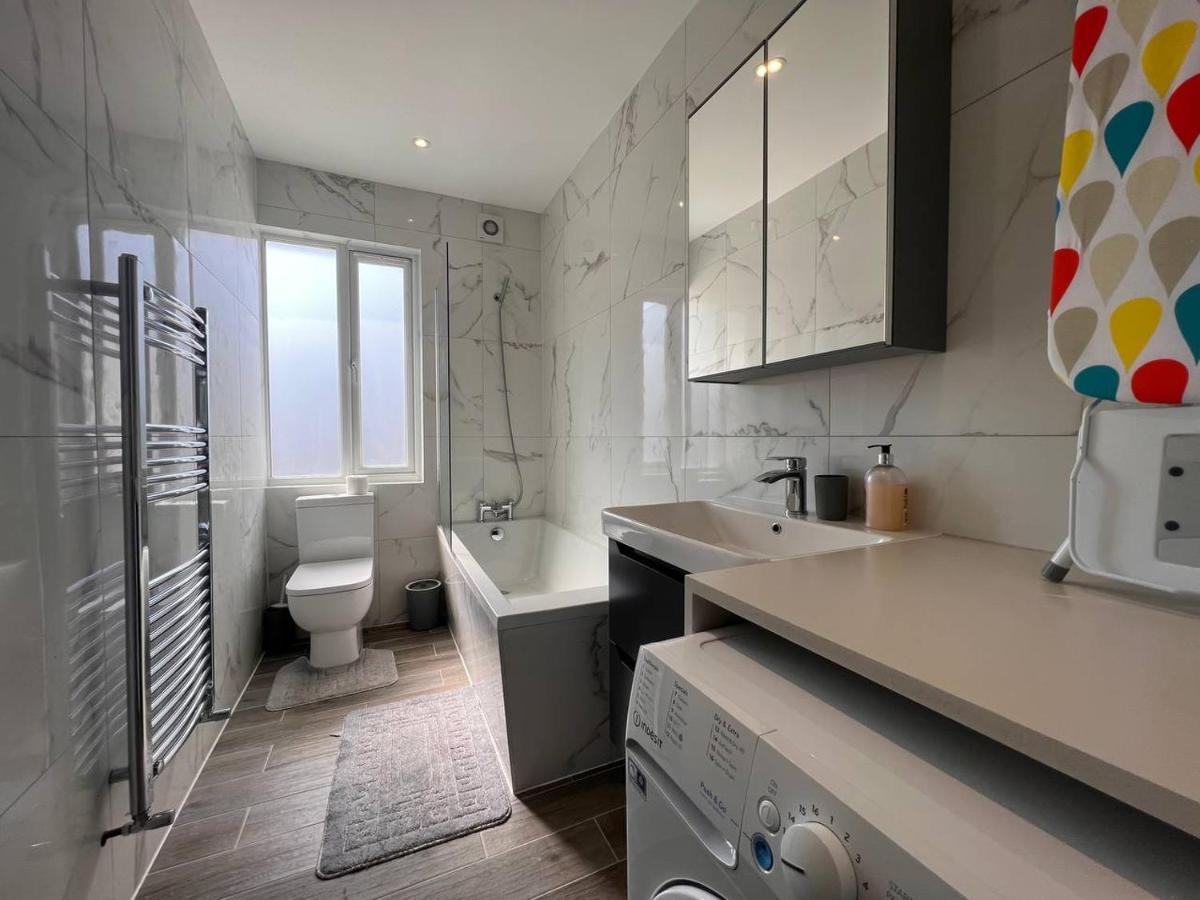 Star London Finchley Road 2-Bed Residence מראה חיצוני תמונה